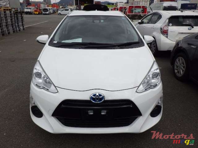2016' Toyota Aqua photo #1