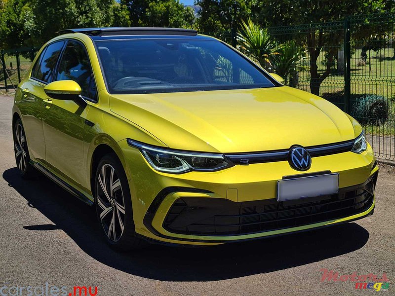 2022' Volkswagen Golf 8 R-Line 1.5 eTSI photo #2