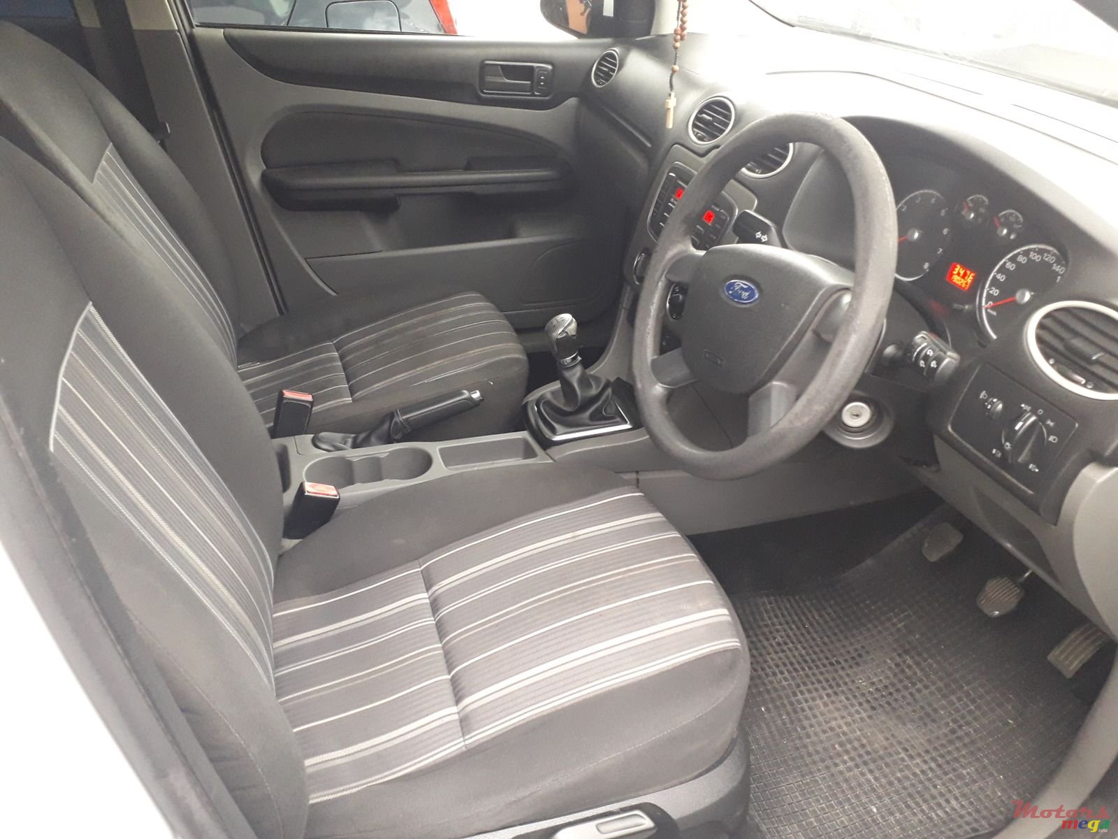 2011' Ford Focus Manual photo #3