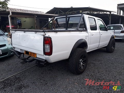 2002' Nissan Pickup 4x4 photo #6