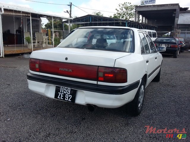 1992' Mazda 323 photo #5