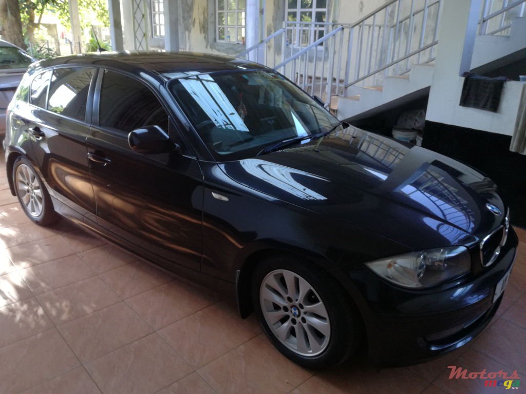 2011' BMW 1 Series photo #6