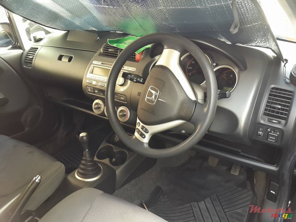 2008' Honda Jazz photo #3