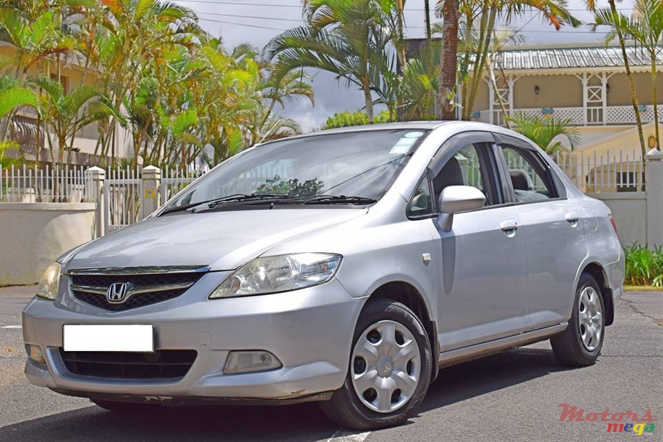 2006' Honda City photo #1