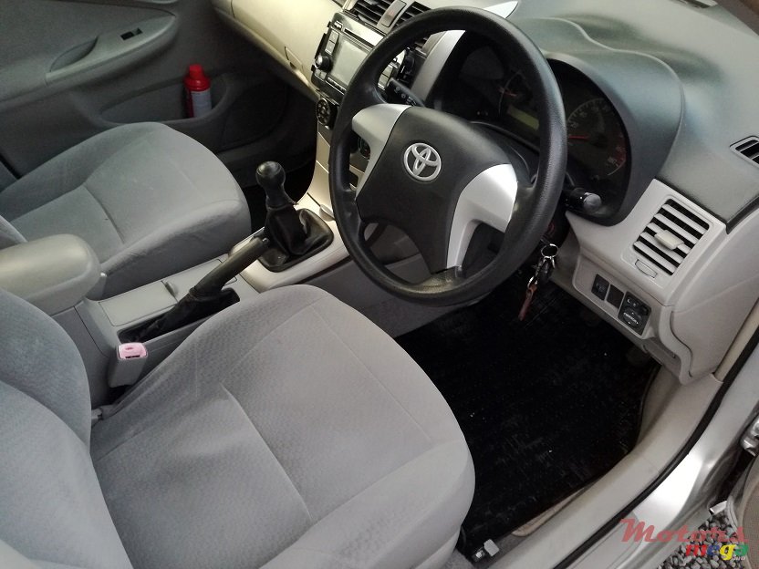 2009' Toyota Corolla Axio X-JAPAN photo #3