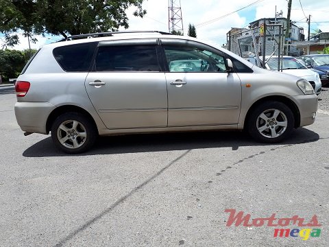 2001' Toyota Picnic photo #5