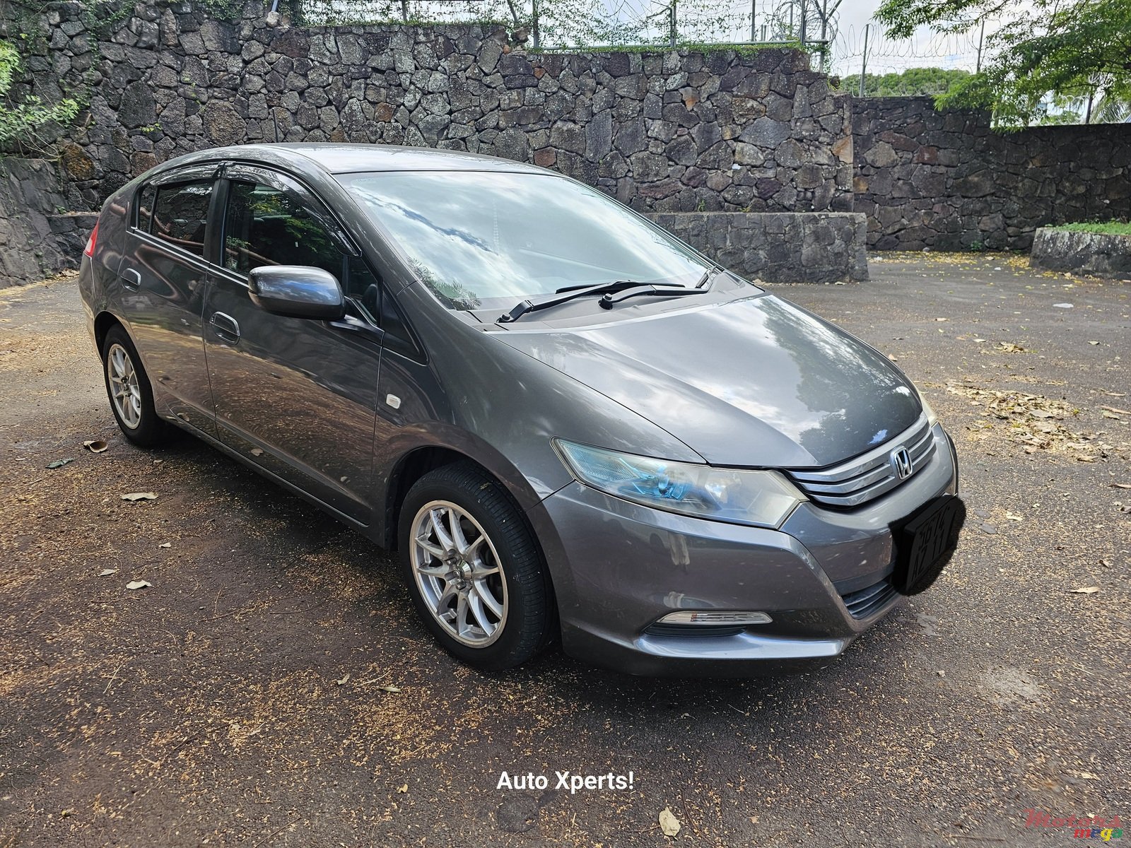 2011' Honda Insight Hybrid photo #2