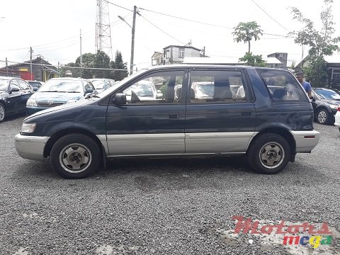 1994' Mitsubishi Chariot photo #3