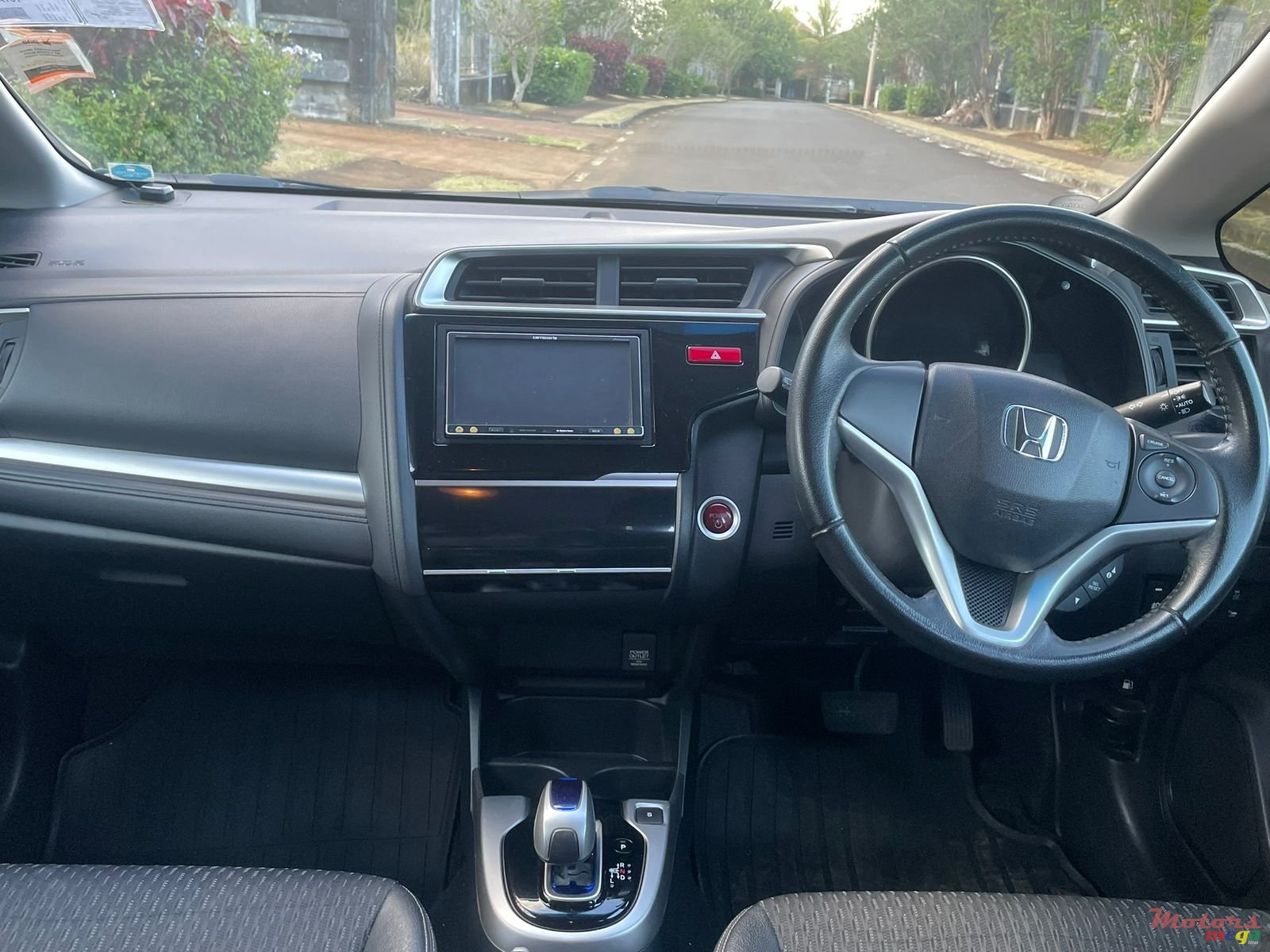 2014' Honda Fit Hybride photo #2