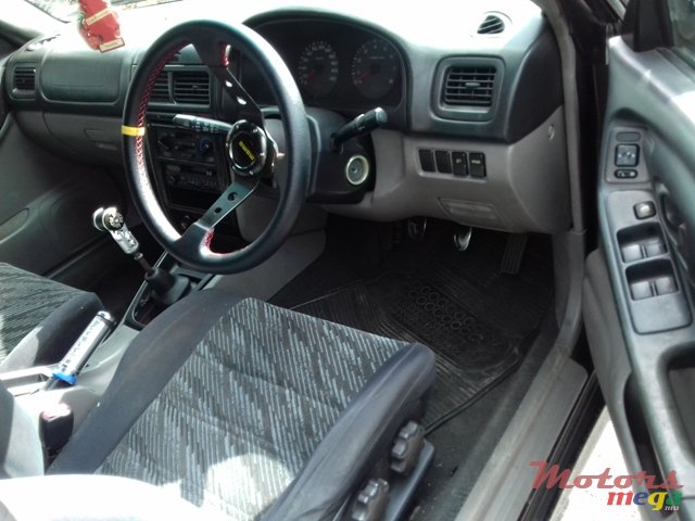 2001' Subaru Forester photo #3