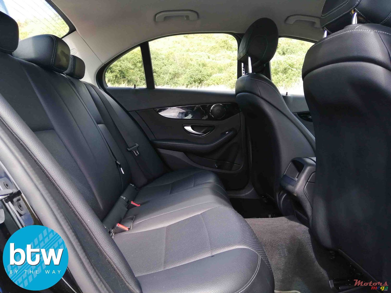 2016' Mercedes-Benz C-Class photo #4