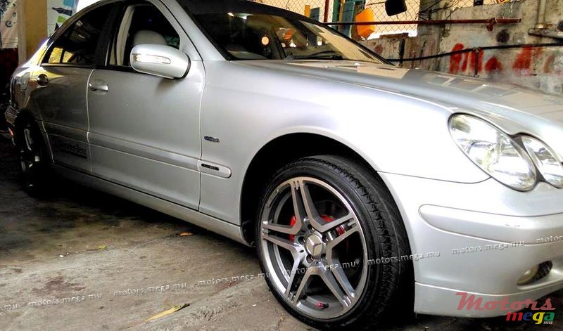 2000' Mercedes-Benz photo #2