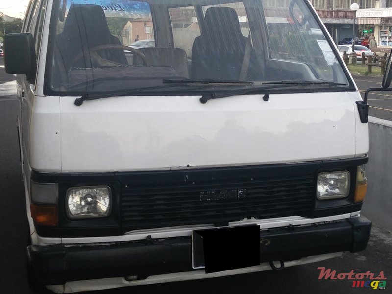 1988' Toyota HiAce photo #1