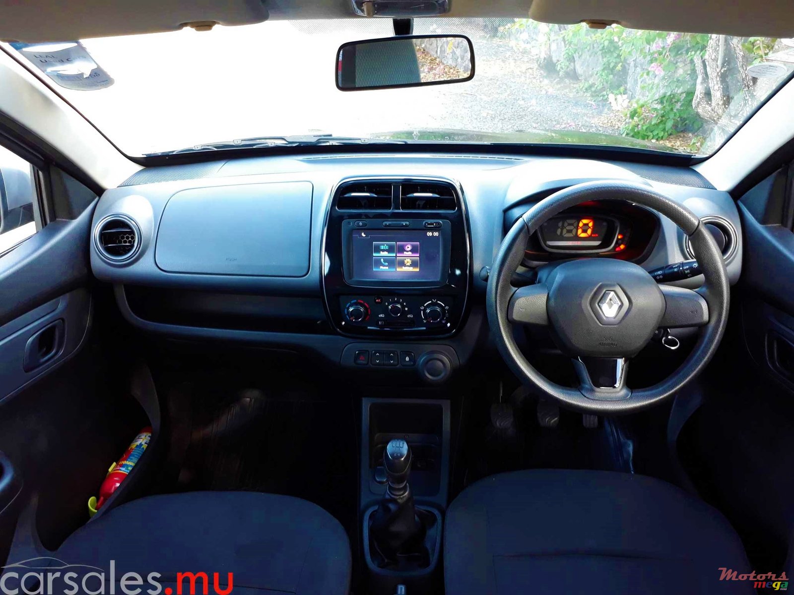 2018' Renault Kwid 0.8 RXT photo #6