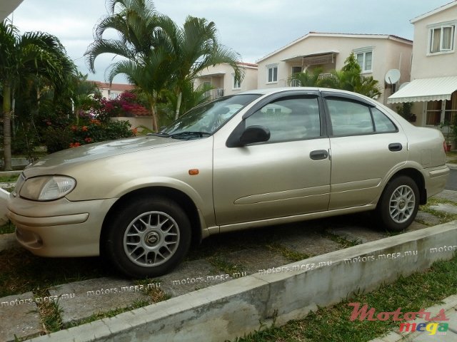 2002' Nissan Sunny saloon photo #1