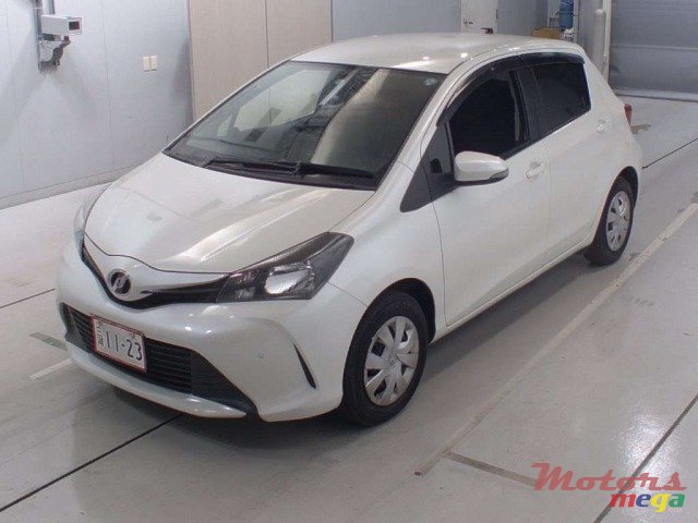 2015' Toyota Vitz photo #1