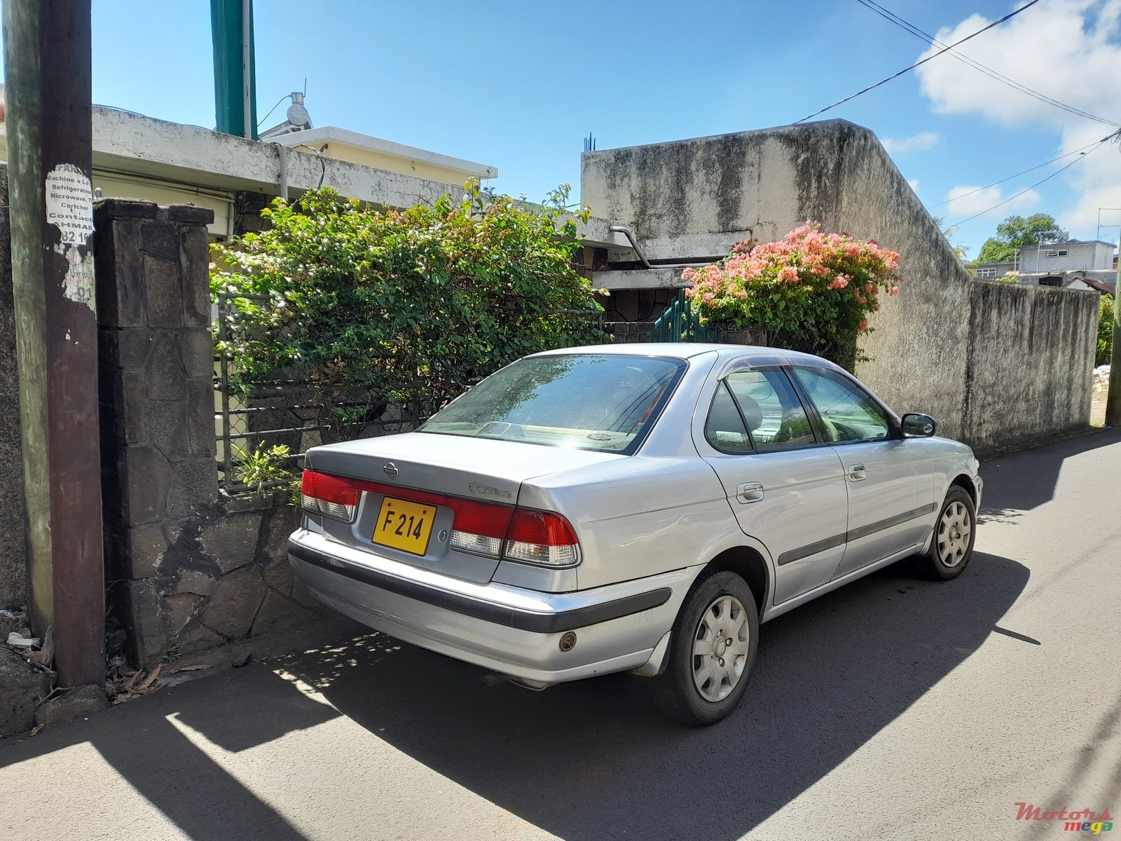 1999' Nissan Sunny photo #2