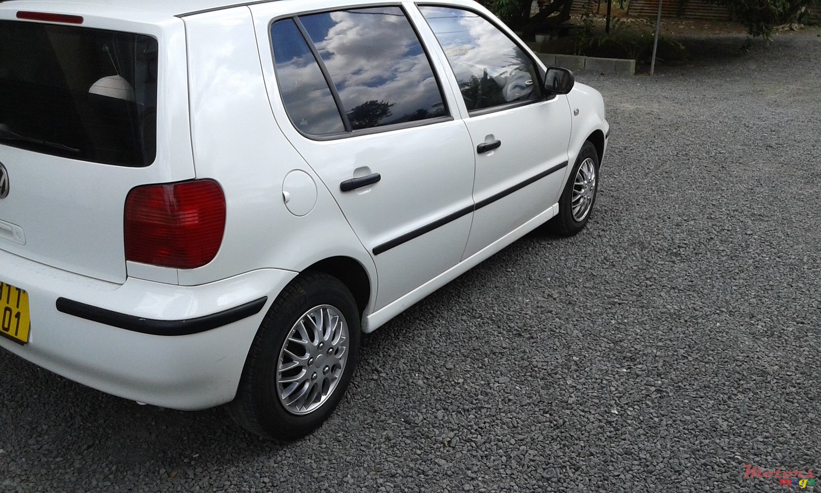 2001' Volkswagen Polo photo #1