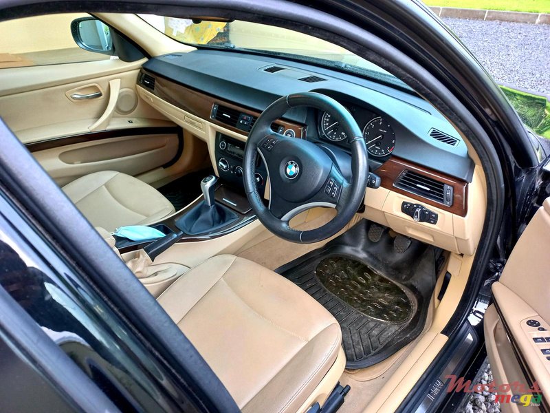 2009' BMW 3 Series photo #3