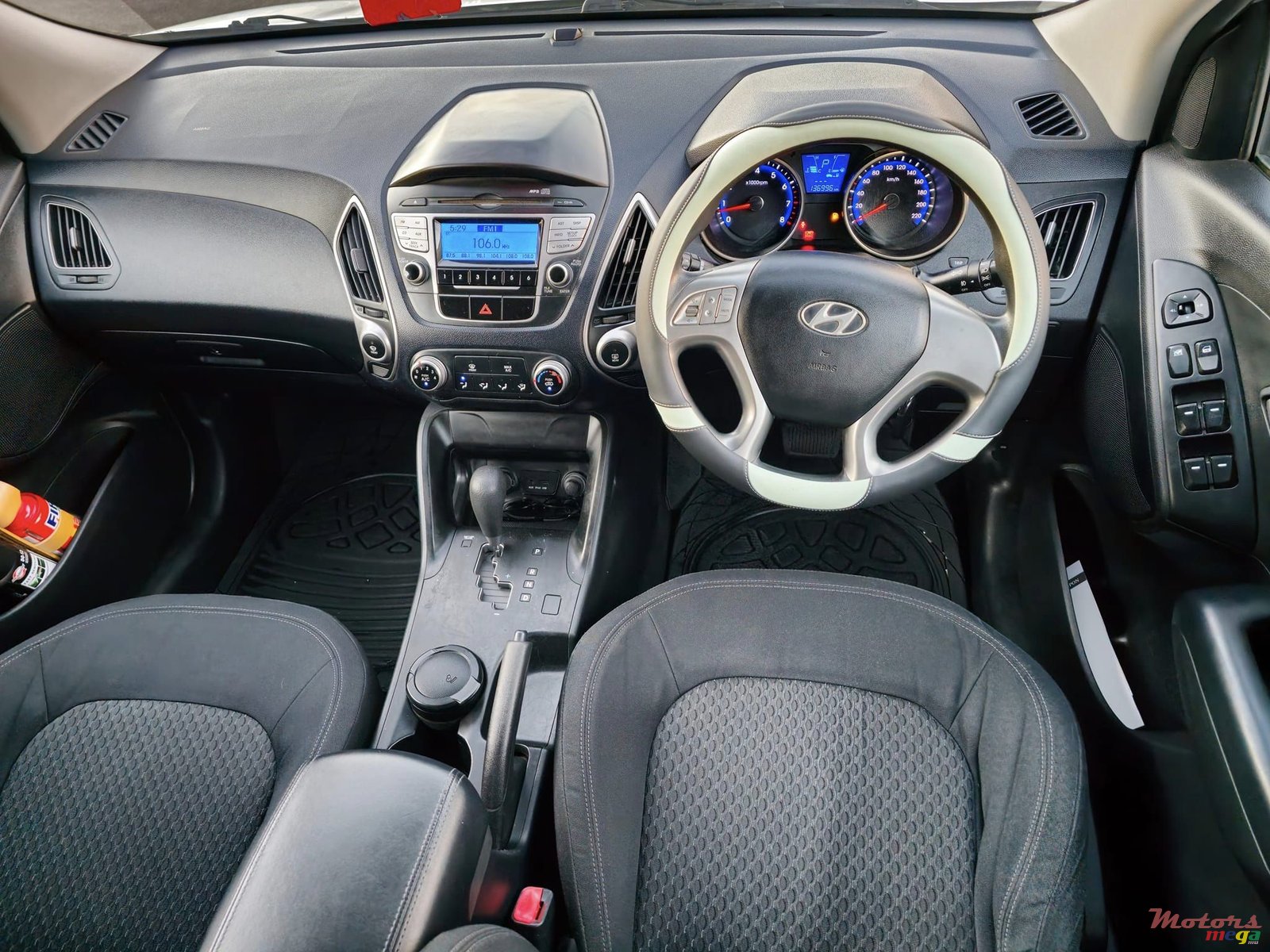 2011' Hyundai ix35 photo #4