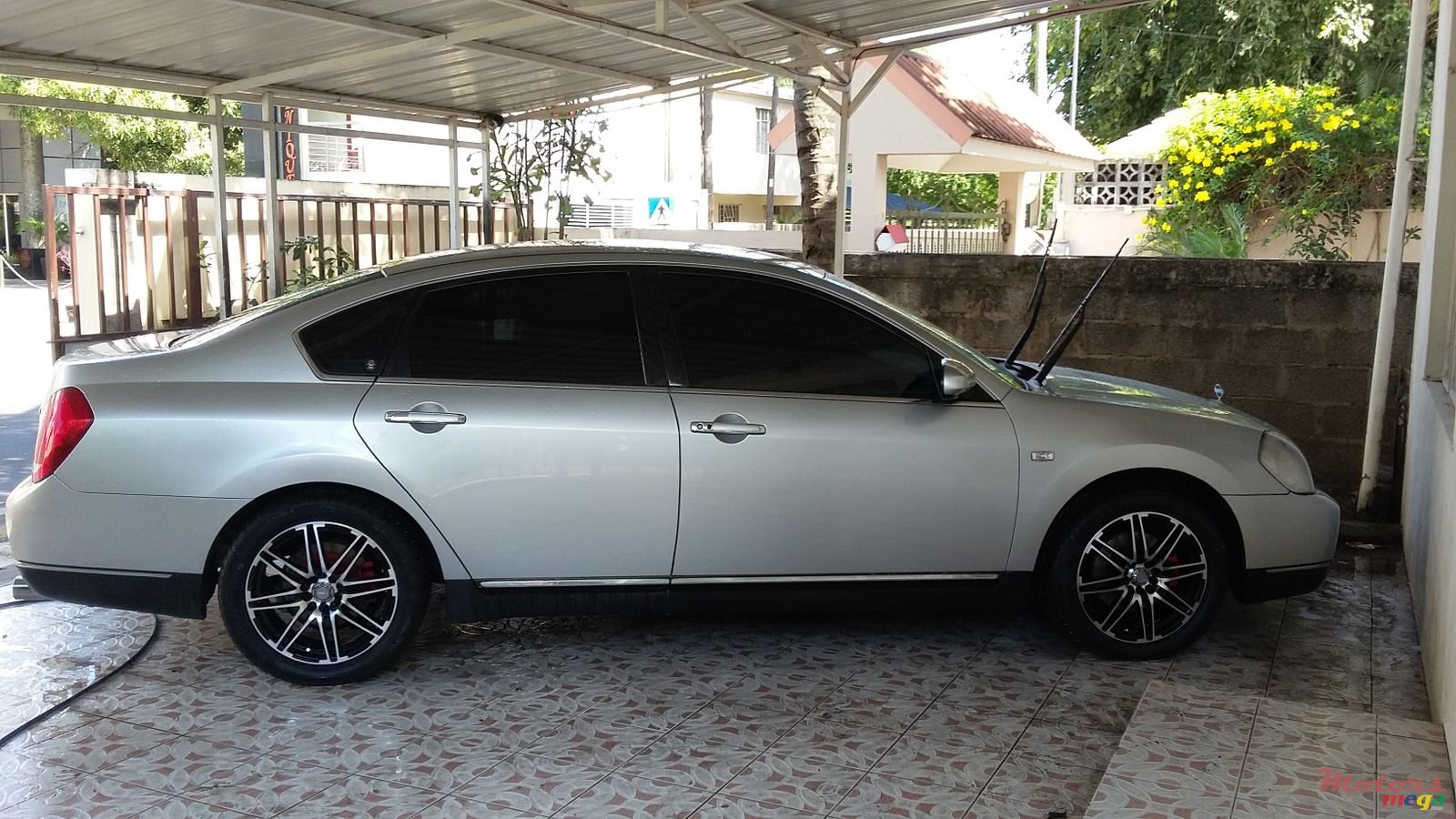 2004' Nissan Cefiro photo #2