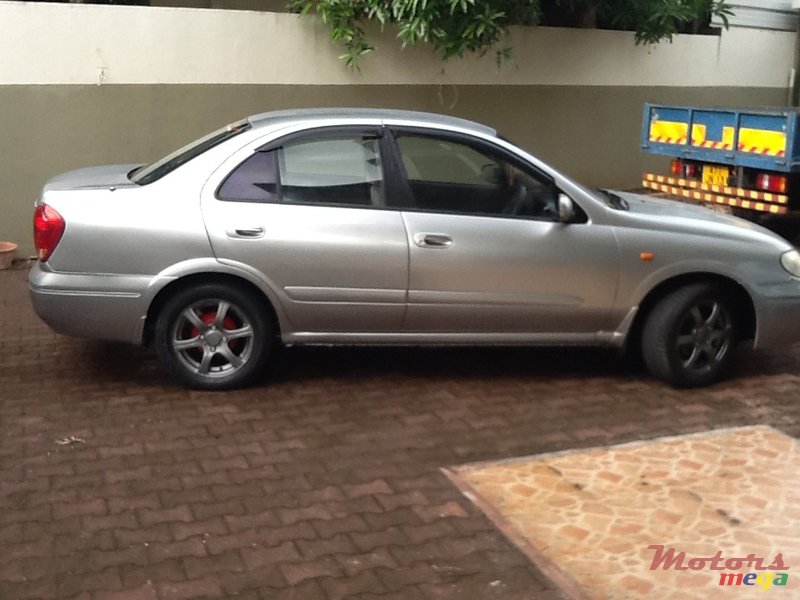 2005' Nissan Sunny photo #2