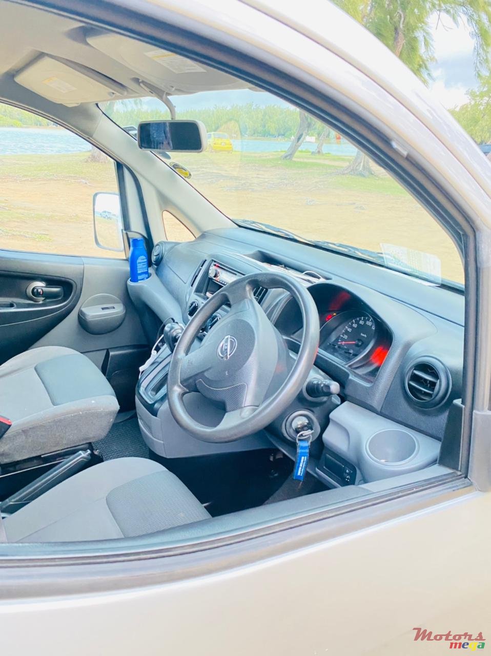 2012' Nissan NV200 photo #7