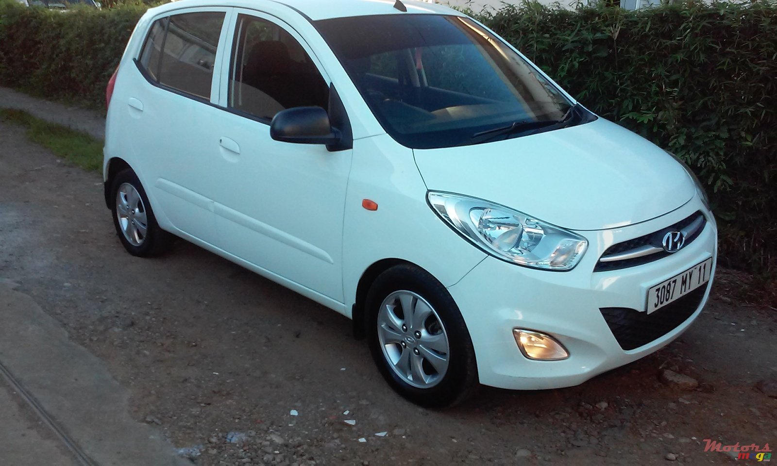 2011' Hyundai i10 I 10 fully executive  photo #1