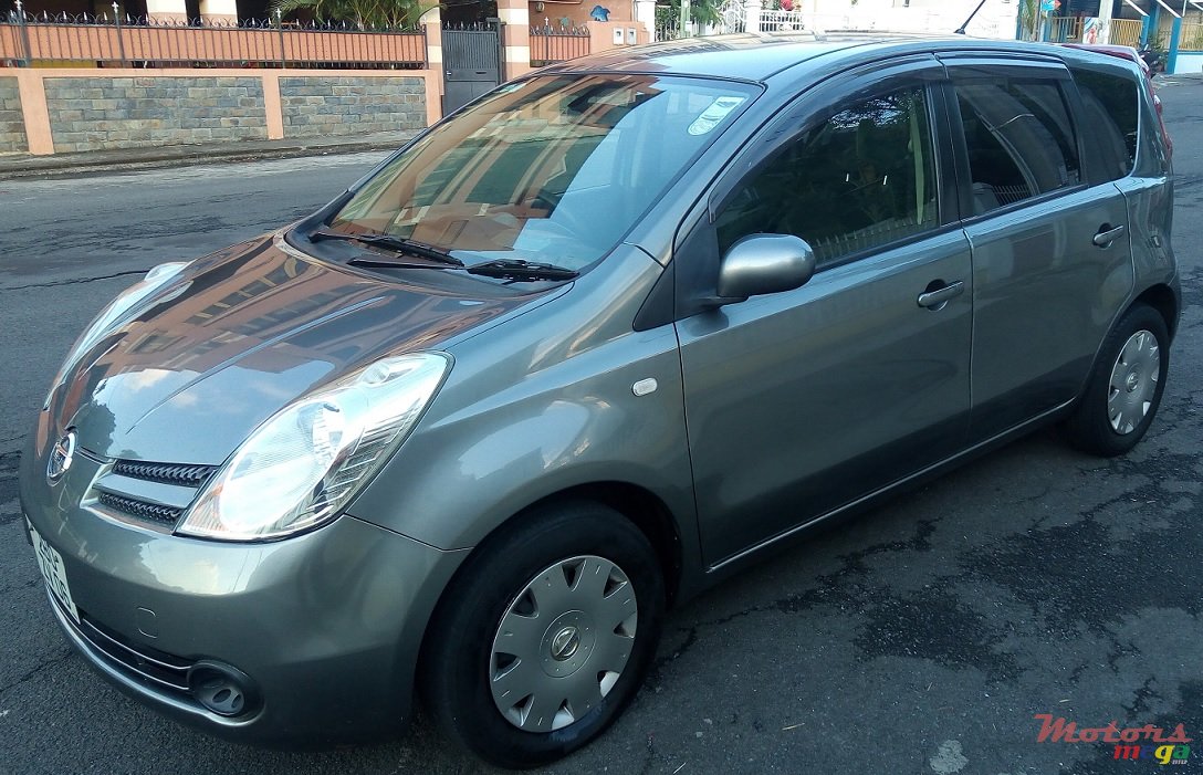 2006' Nissan Note photo #1