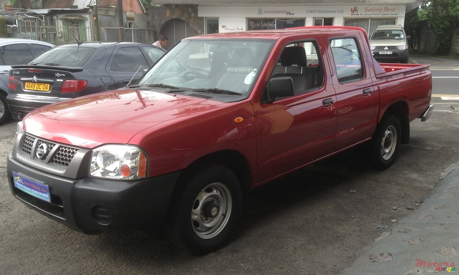 2007' Nissan Navara photo #2