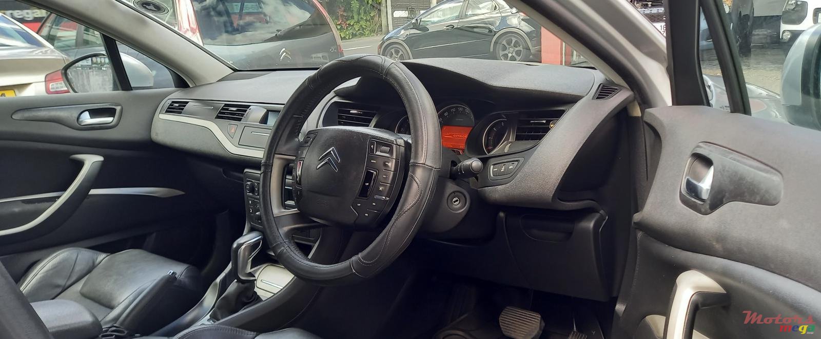 2012' Citroen C5 photo #6