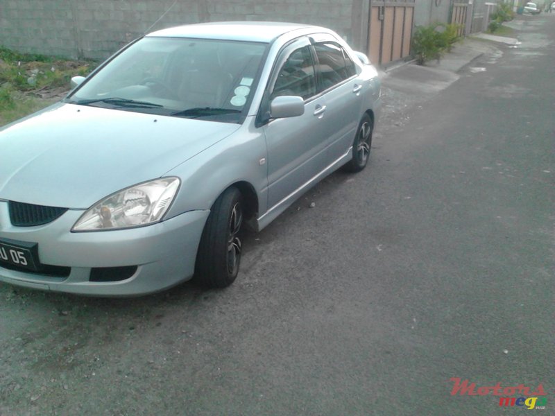 2005' Mitsubishi Lancer photo #1