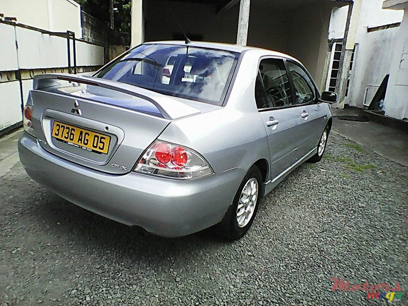 2005' Mitsubishi Lancer Glx photo #2