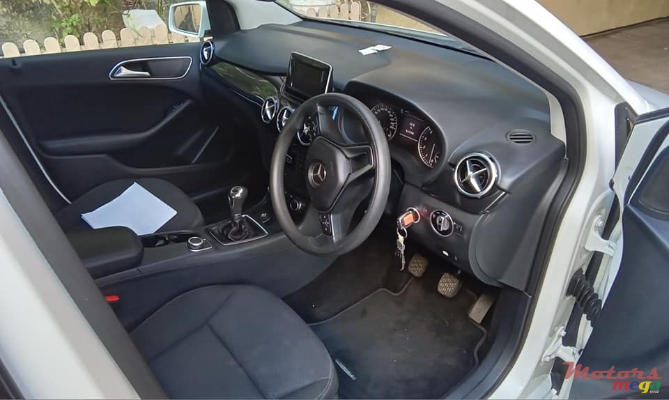 2016' Mercedes-Benz B 200 photo #4