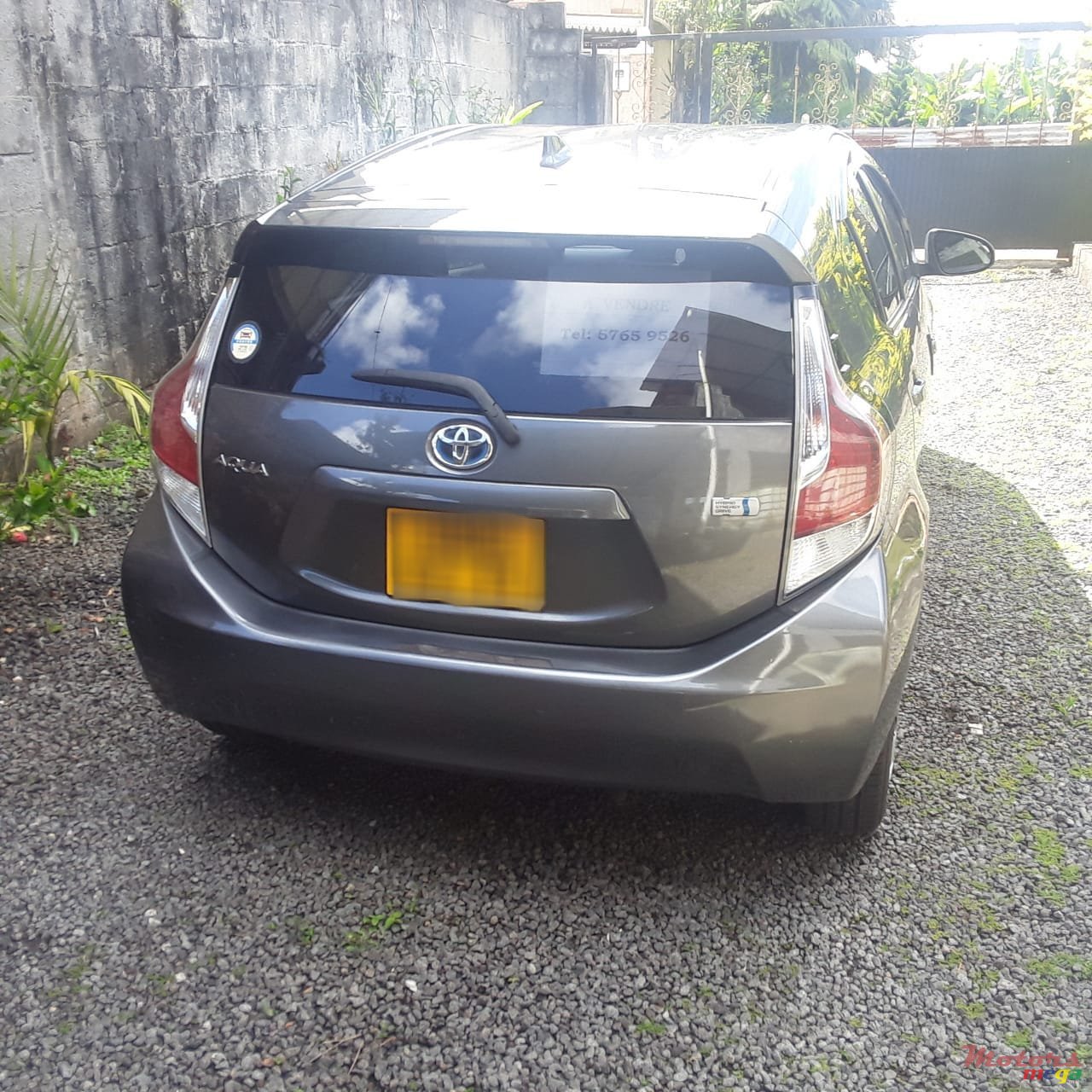 2017' Toyota Aqua photo #3