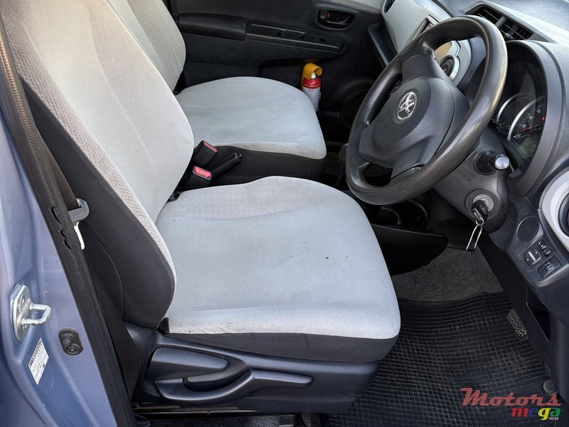 2012' Toyota Vitz photo #4