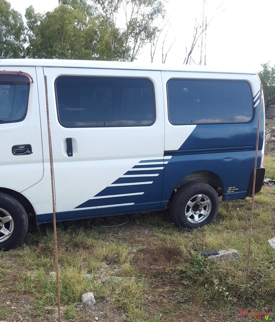 2001' Nissan E25  Goods vehicle photo #2