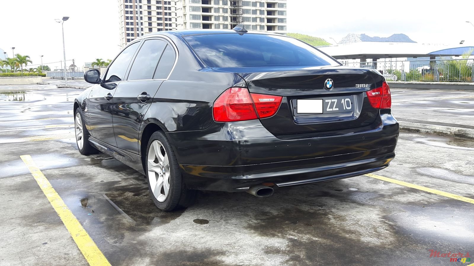 2010' BMW 318 photo #3