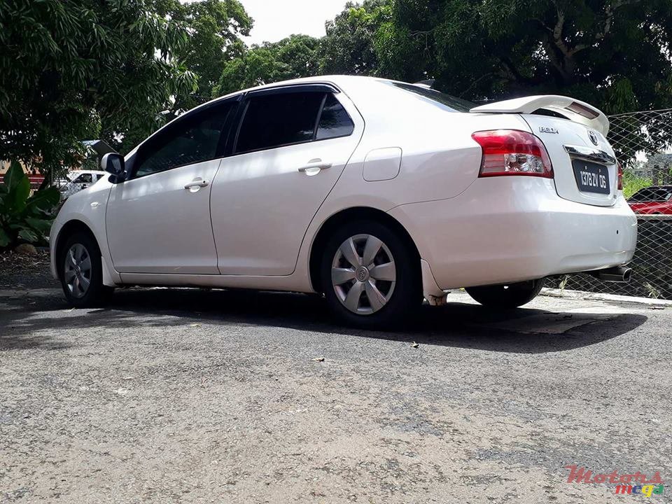 2006' Toyota Belta photo #4