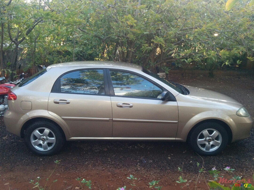 2006' Chevrolet Optra photo #1