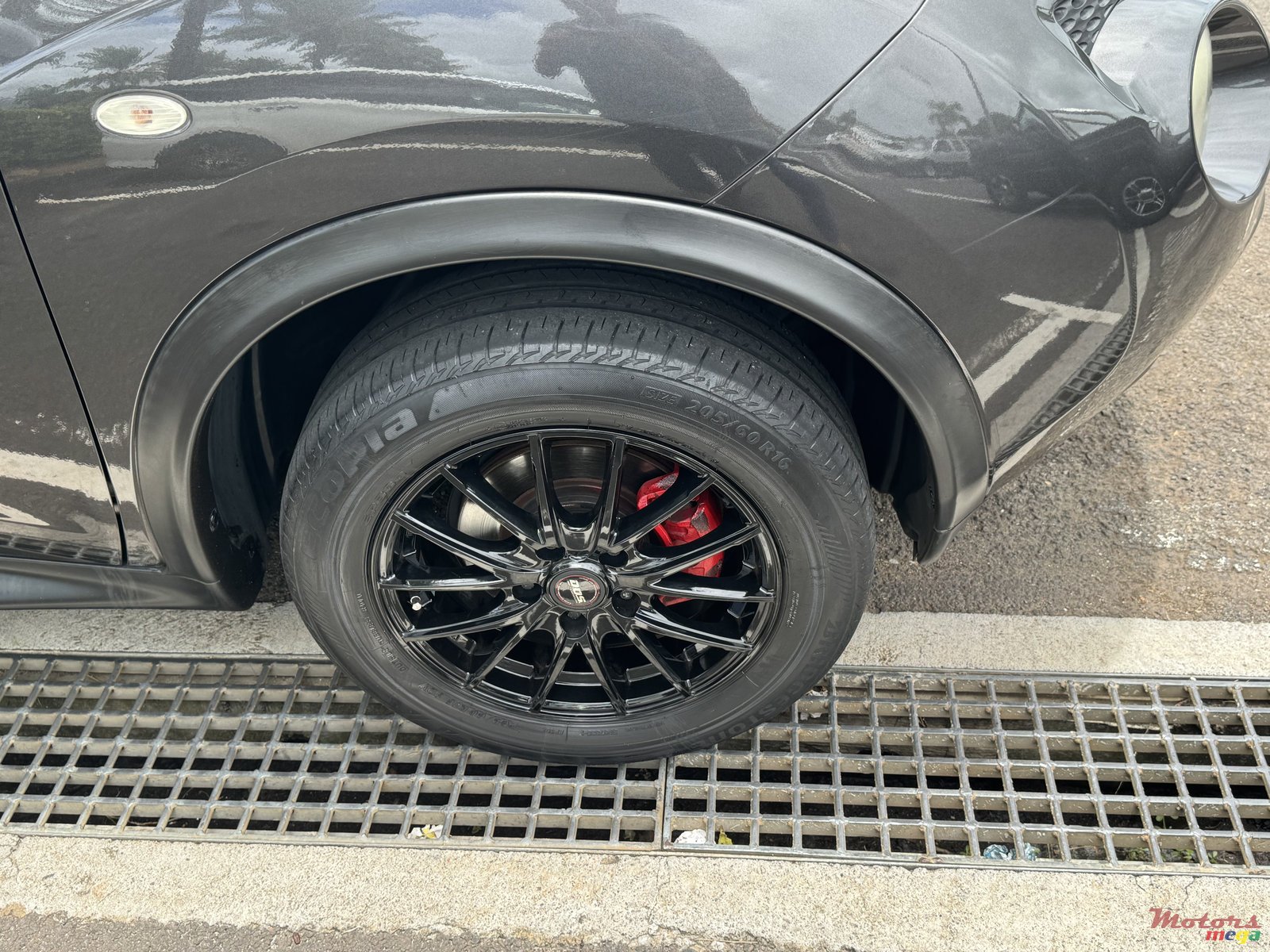 2012' Nissan Juke photo #7