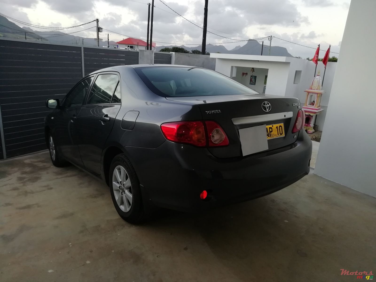 2010' Toyota Corolla GLX photo #1