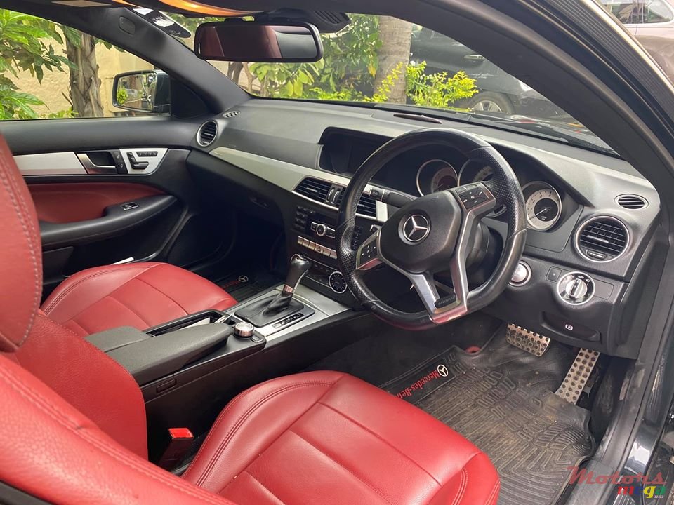 2016' Mercedes-Benz C-Class C250 photo #3