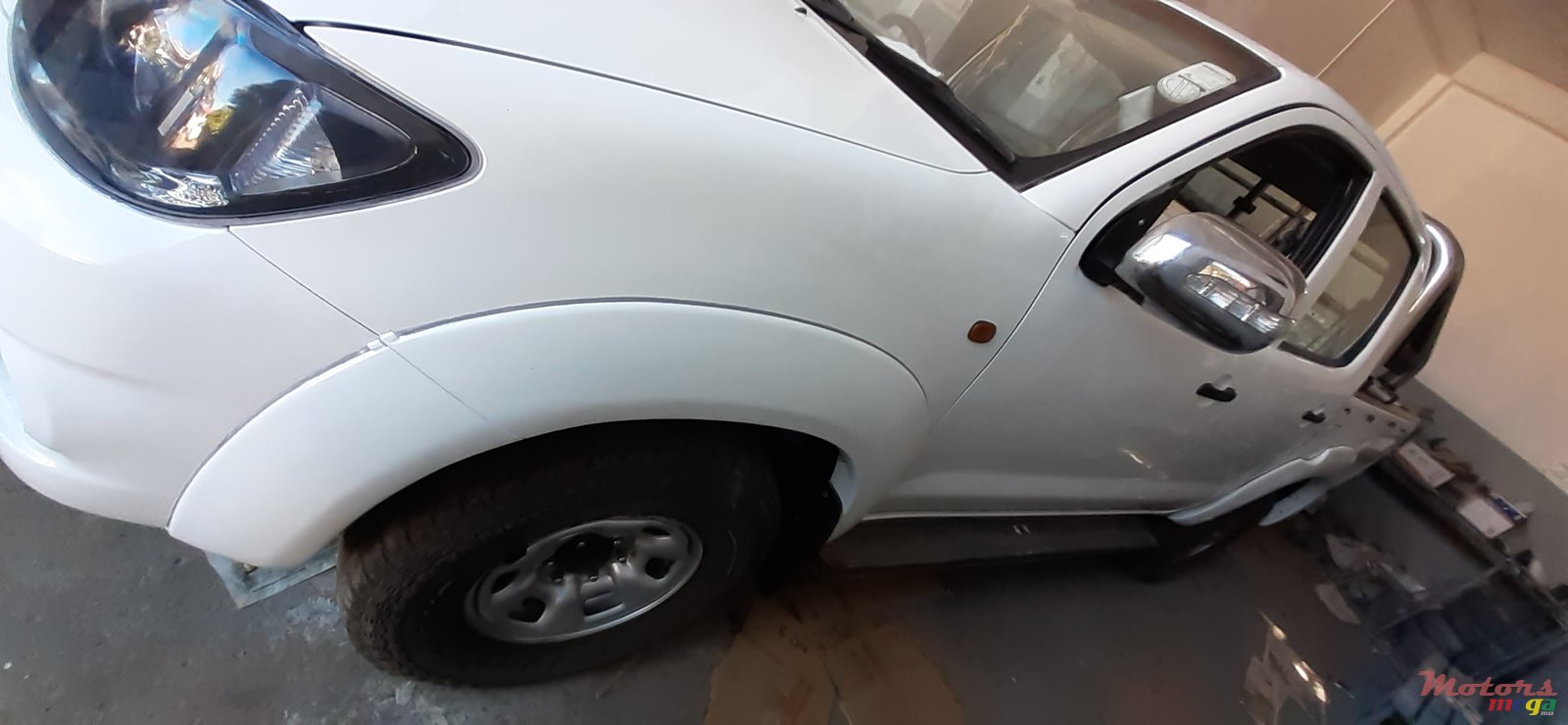 2008' Toyota Hilux photo #3