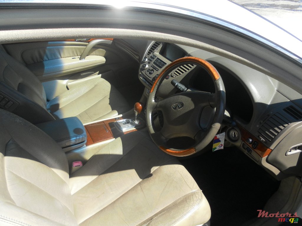 2004' Infiniti Q Q45 photo #3