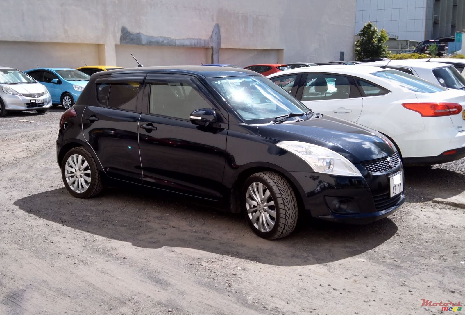 2011' Suzuki Swift photo #2
