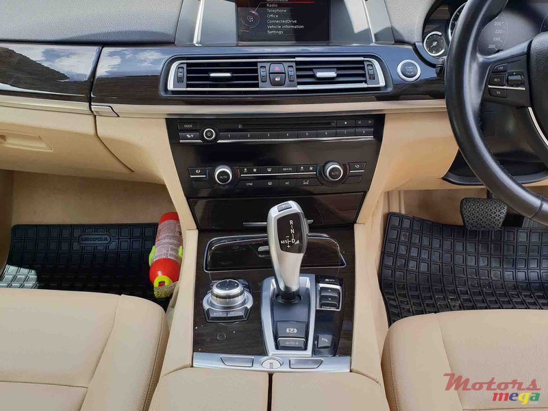 2014' BMW 730 LI photo #5