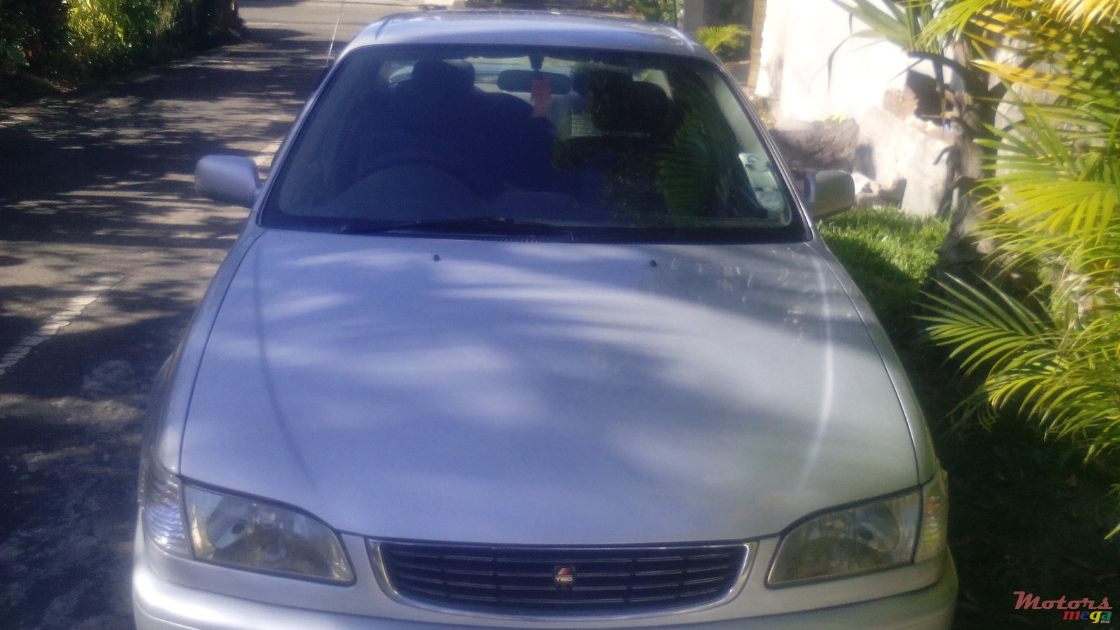 1999' Toyota Corolla ee111se saloon photo #1