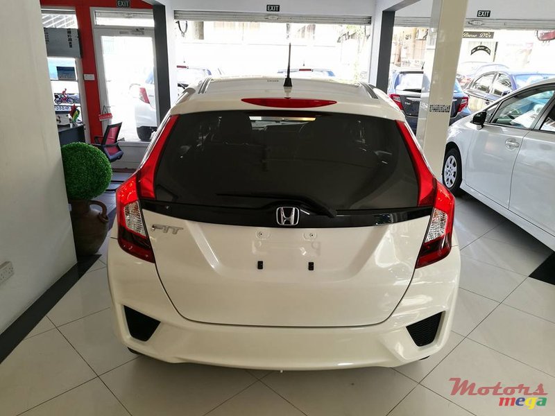 2015' Honda Fit photo #2