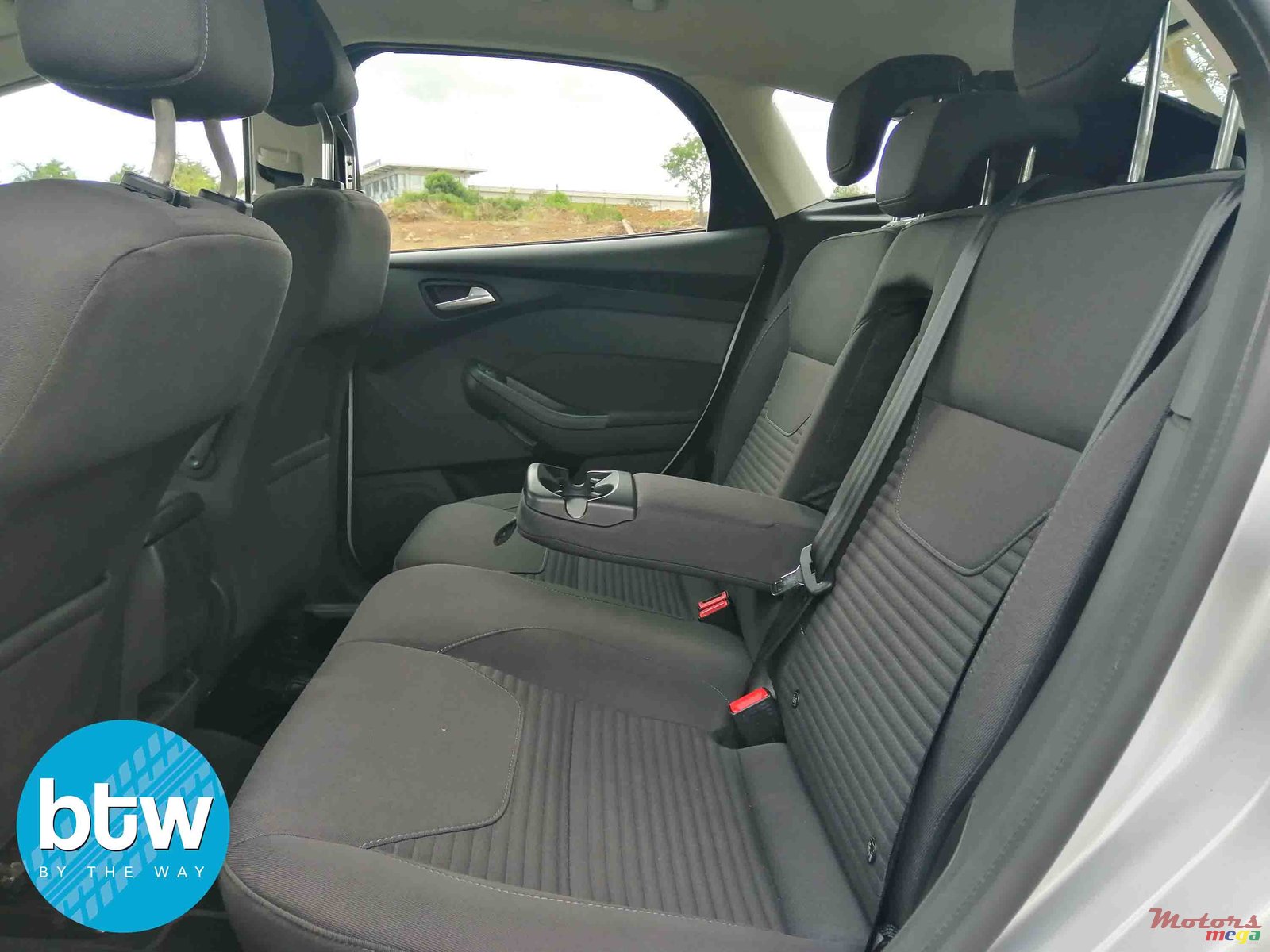 2016' Ford Focus photo #3